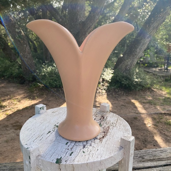 1930’s Rumrill Swan Vase - Picture 3 of 9